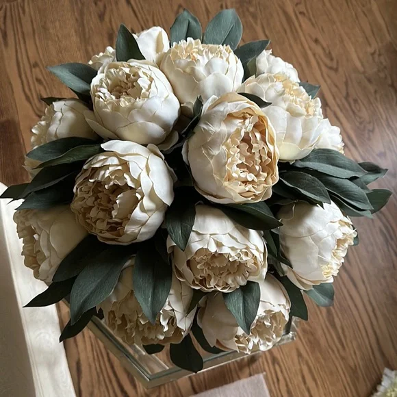 🤩 Stunning Custom Floral Arrangement